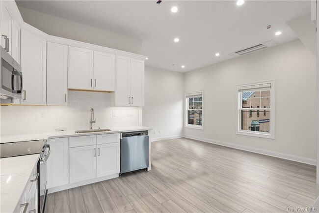 225 Katonah Ave in Katonah, NY - Building Photo - Building Photo
