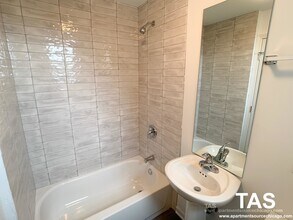 940 W Winona St in Chicago, IL - Building Photo - Building Photo