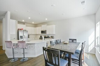 15821 Capps Rd in Charlotte, NC - Foto de edificio - Building Photo