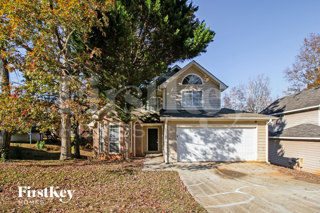 852 Shore Dr in Lithonia, GA - Foto de edificio