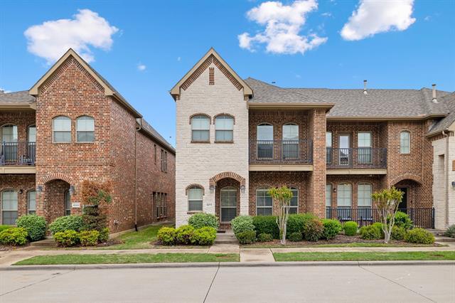 4273 Comanche Dr in Carrollton, TX - Building Photo