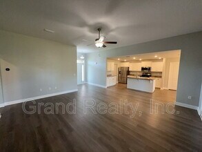 6265 Charred Oak Ln in Bellview, FL - Building Photo - Building Photo