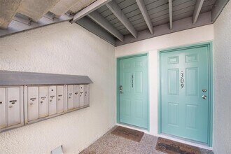 11410 8th Way N in St. Petersburg, FL - Building Photo - Building Photo