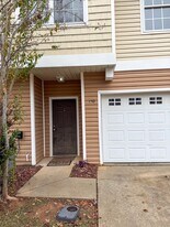 150 Iron Horse Dr E in Crestview, FL - Building Photo