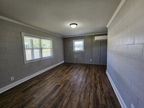 2911 Dallas Cherryville Hwy in Dallas, NC - Building Photo - Building Photo