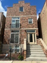 2746 N Ashland Ave in Chicago, IL - Building Photo