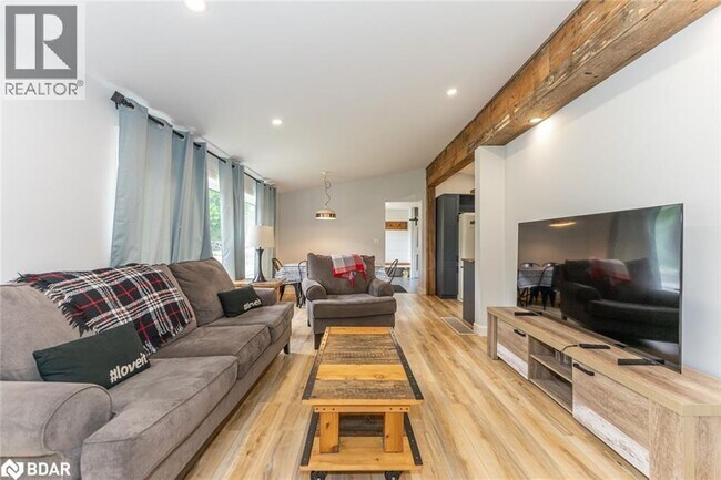 3566 Bayou Rd in Orillia, ON - Building Photo - Building Photo