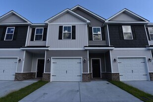 74 Horizon Ln in Richmond Hill, GA - Building Photo