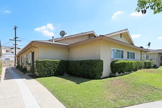 1031 N Shattuck Pl in Orange, CA - Building Photo - Building Photo