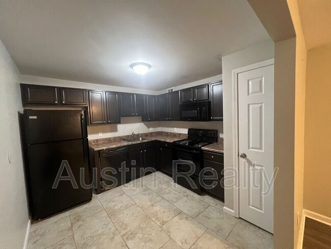 1107 Mariedale Ct in Kirkwood, MO - Building Photo - Building Photo