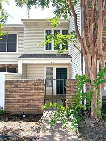 property at 838 Creekside Dr