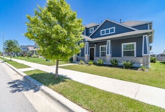 215 Roaming Dr in Hutto, TX - Building Photo - Building Photo
