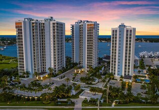 110 Water Clb Wy in North Palm Beach, FL - Foto de edificio - Building Photo