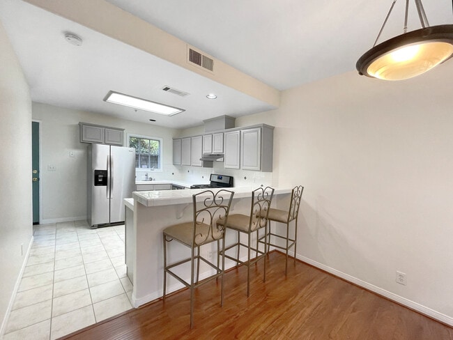 42 N Michigan Ave in Pasadena, CA - Building Photo - Building Photo
