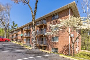 Wallingford Estates Apartments