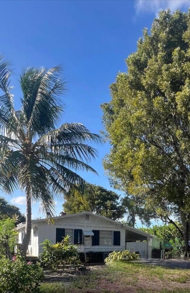 property at 700 N Hepburn Ave