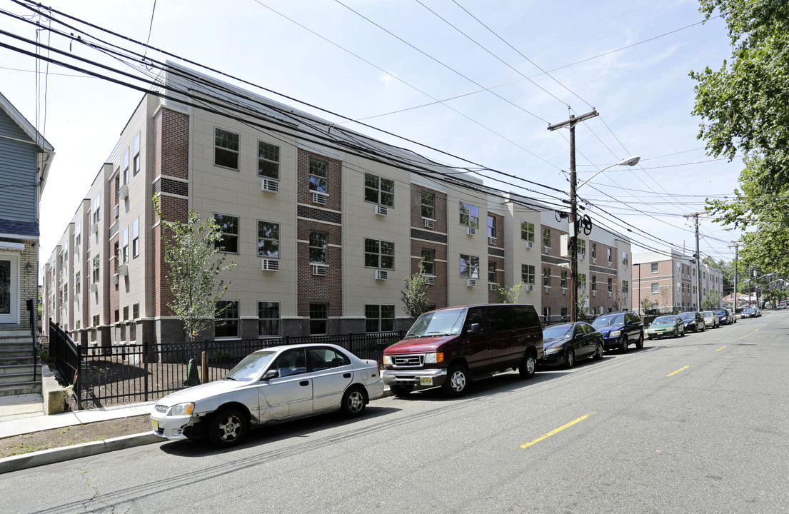 Cherry Park Apartments in Newark, NJ - Building Photo