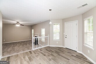 215 Laura Cir in College Park, GA - Building Photo - Building Photo