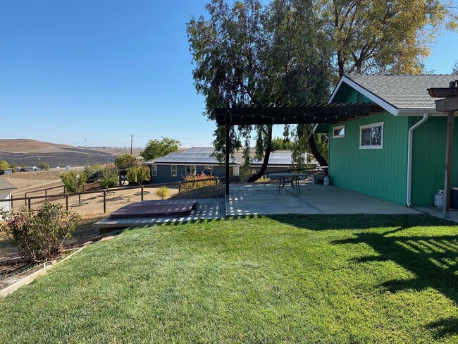 8475 Plane View Pl in Paso Robles, CA - Building Photo - Building Photo