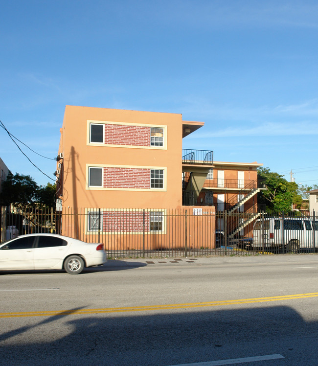 Liberty City - 12th St in Miami, FL - Building Photo - Building Photo