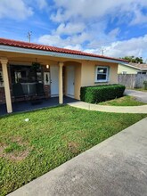 2419 NE 2nd Ave in Boca Raton, FL - Foto de edificio - Building Photo