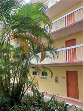 7860 Camino Real, Unit 410 in Miami, FL - Building Photo - Building Photo