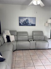 8665 SW 152nd Ave in Miami, FL - Foto de edificio - Building Photo