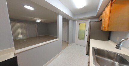 407 NE 17th Ave in Boynton Beach, FL - Building Photo - Building Photo