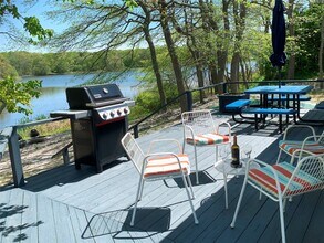 425 Lake Dr in Southold, NY - Building Photo - Building Photo