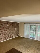 970 Chatham Park Dr in Pittsburgh, PA - Building Photo - Building Photo
