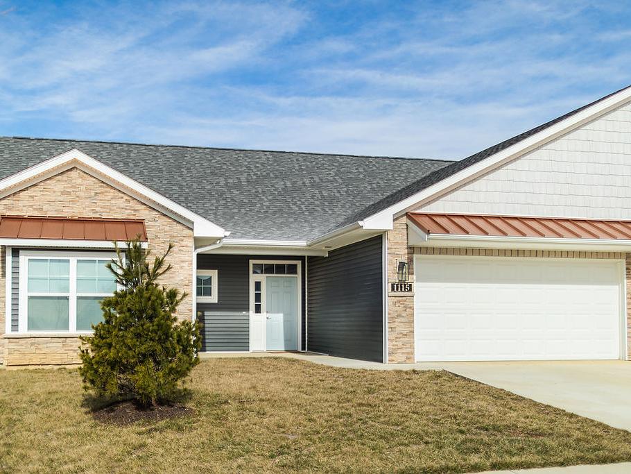 1115 W Rangeview Cir in Bloomington, IN - Building Photo