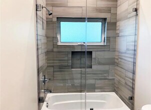 17217 Kittridge St in Van Nuys, CA - Building Photo - Building Photo