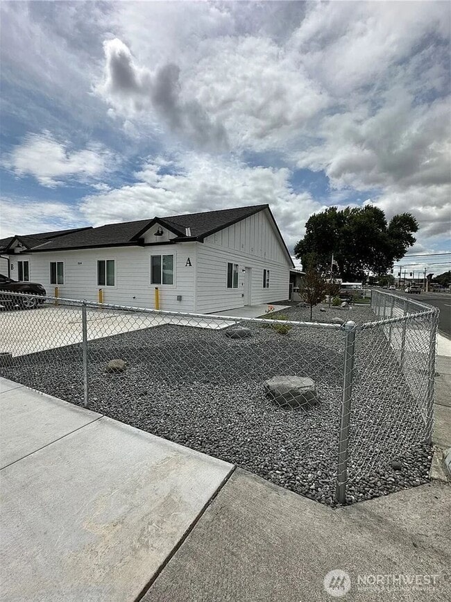 504 S Alder St in Moses Lake, WA - Building Photo - Building Photo