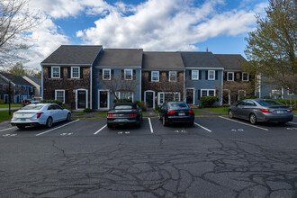 1275 Maplewood Ave in Portsmouth, NH - Foto de edificio - Building Photo