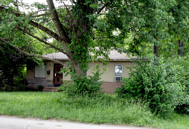 3213 E 38th St in Indianapolis, IN - Foto de edificio - Building Photo