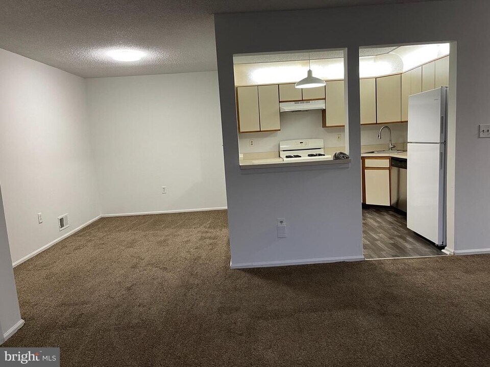 17 Joyner Ct in Trenton, NJ - Building Photo