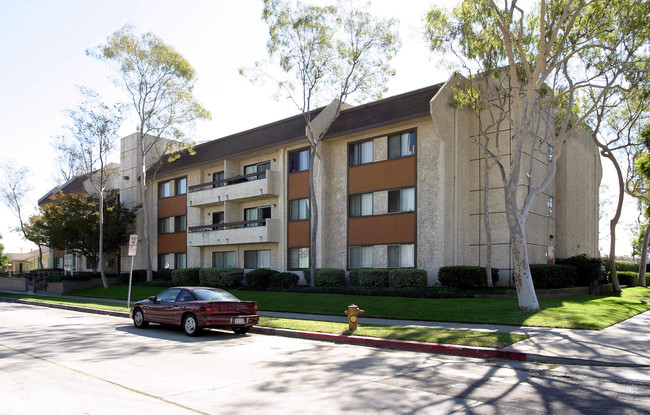 Western Gardens in Los Angeles, CA - Building Photo - Building Photo