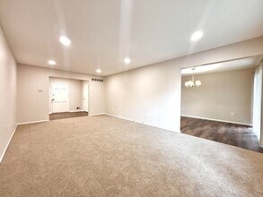 27654 Echo Valley E in Farmington Hills, MI - Building Photo - Building Photo