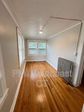 79 Garfield Ave in New London, CT - Foto de edificio - Building Photo