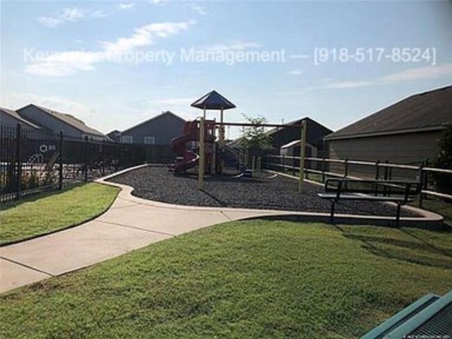 property at 10905 N 117th E Ave