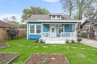 320 Coronado St in Houston, TX - Building Photo