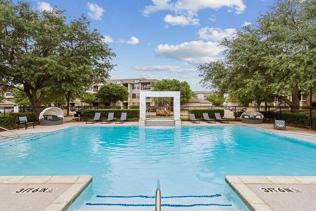 Toscana at Valley Ridge in Lewisville, TX - Foto de edificio - Building Photo