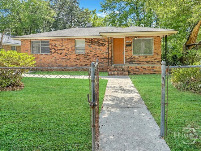 property at 815 E Waldburg St