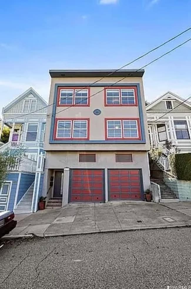 16-18-18 Hoffman Ave