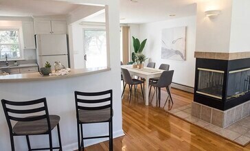 71 Elinor Rd in Newton, MA - Building Photo - Building Photo