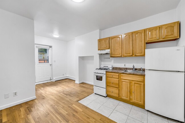 18 Mercer St in Jersey City, NJ - Building Photo - Building Photo
