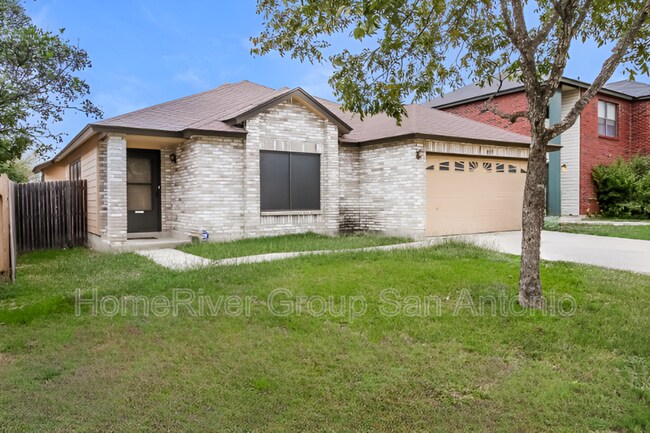 8019 Chestnut Cedar Dr in Converse, TX - Building Photo - Building Photo