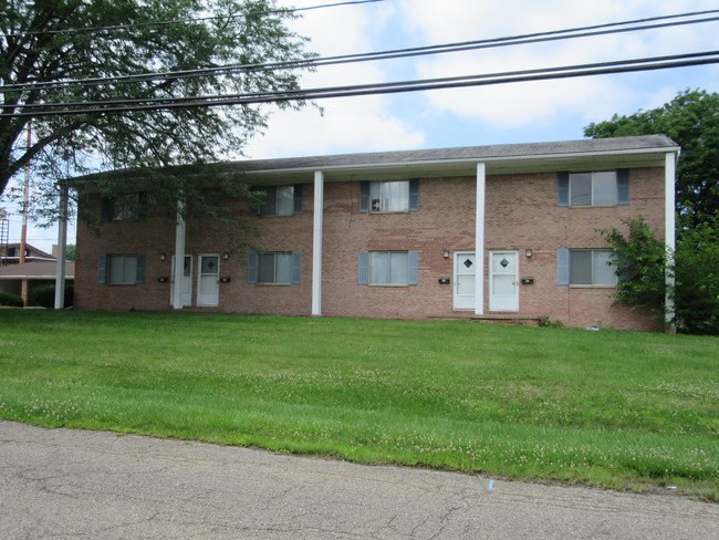 431-437 Austin Ave NW in Massillon, OH - Building Photo - Building Photo