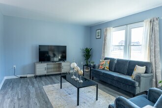 412 Kingswood Ter in Hagerstown, MD - Building Photo - Building Photo