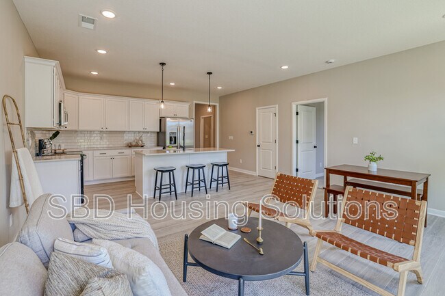 12416 S Parkwood Ln in Lee's Summit, MO - Building Photo - Building Photo